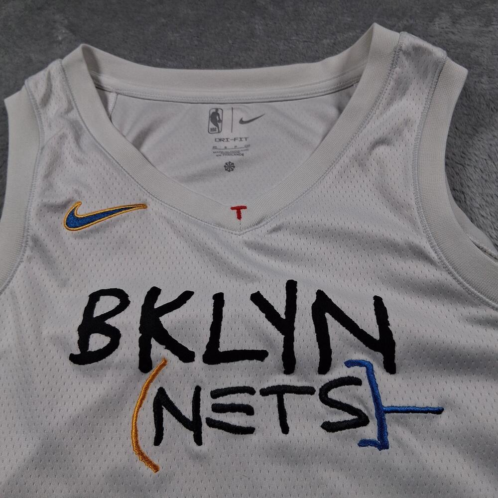 Brooklyn Nets Jersey Mens Small White NBA Basketball Nike City Edition Basquiat